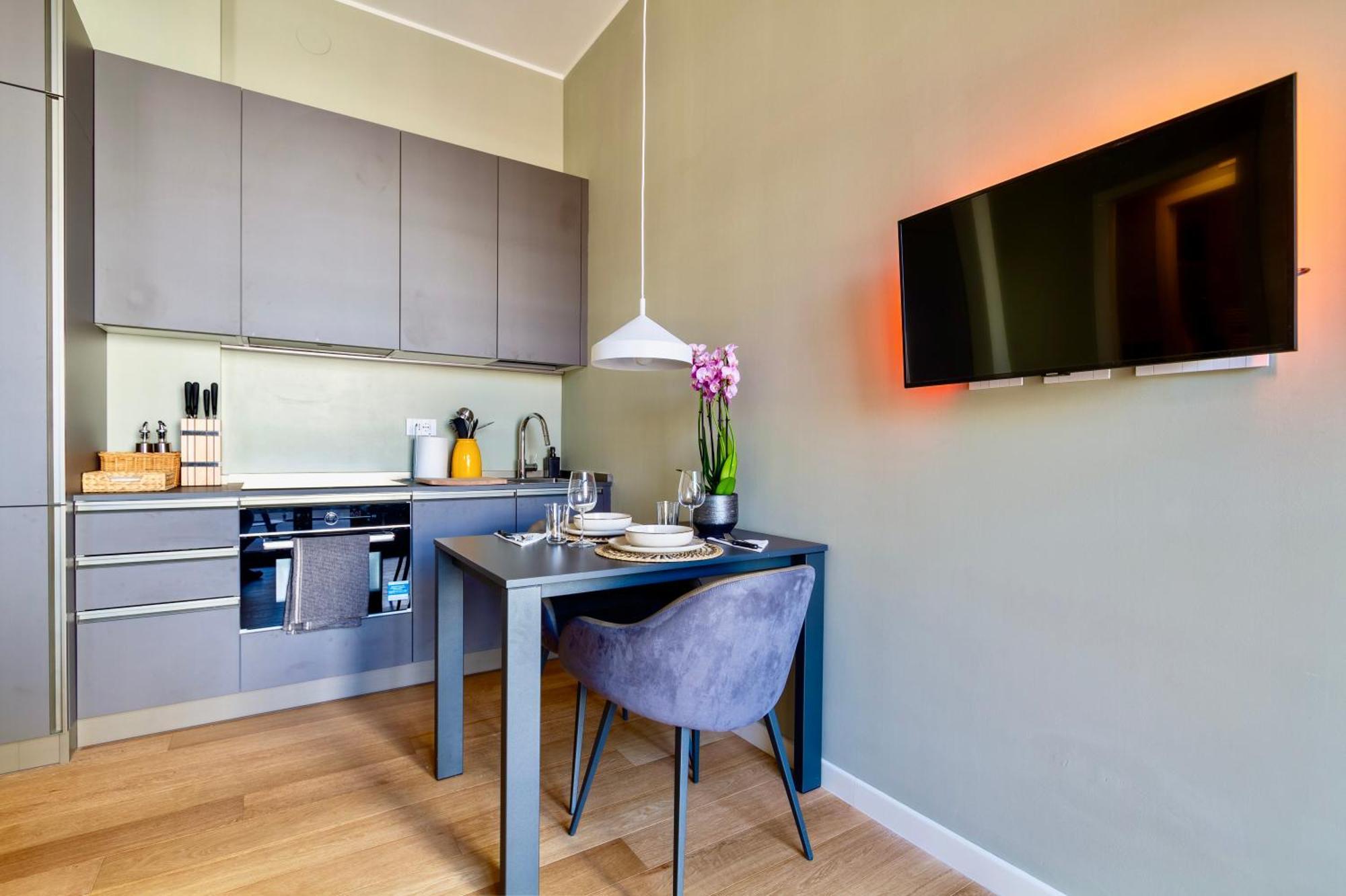 Urban Luxury - Bright And Central Apartment ミラノ エクステリア 写真